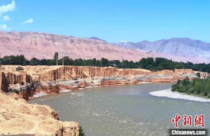 圖為黃河河曲?！埡ｖ?攝