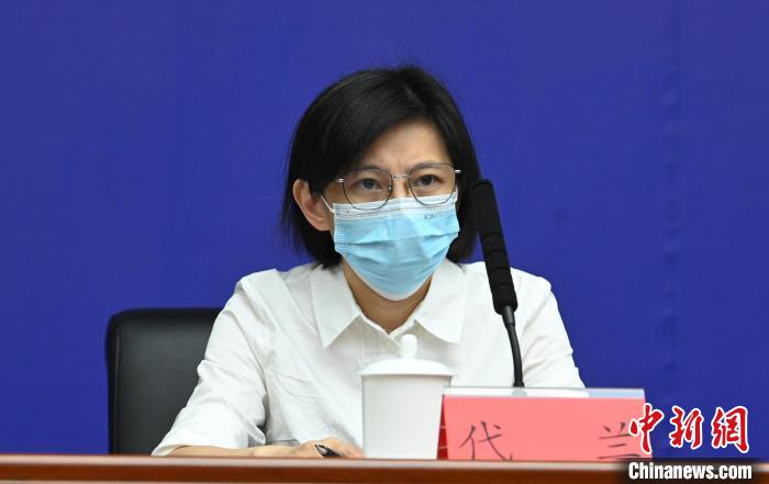 成都市經(jīng)信局總工程師代蘭?！“苍?攝