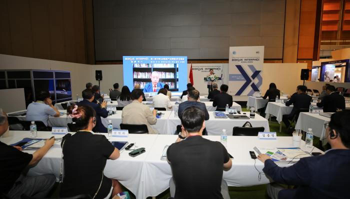 圖為交流會(huì)現(xiàn)場(chǎng)?！∩虅?wù)部投促局駐韓國(guó)辦事處供圖