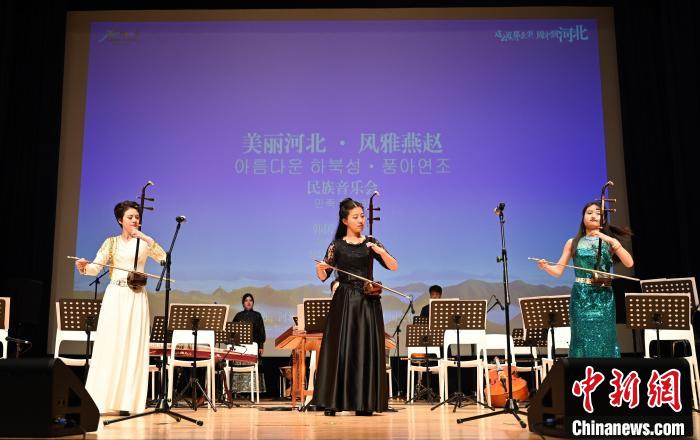 圖為音樂會(huì)現(xiàn)場?！∈谞栔袊幕行墓﹫D