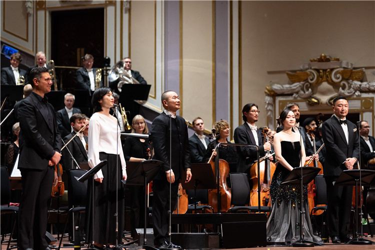 圖片說明： 8月5日，2023愛丁堡國際藝術(shù)節(jié)開幕式音樂會《慈悲頌》的演出現(xiàn)場。照片由藝術(shù)節(jié)組委會提供