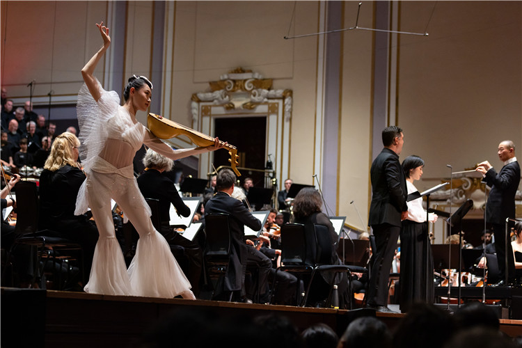 圖8月5日，2023愛丁堡國際藝術(shù)節(jié)開幕式音樂會《慈悲頌》的演出現(xiàn)場。藝術(shù)節(jié)組委會供圖