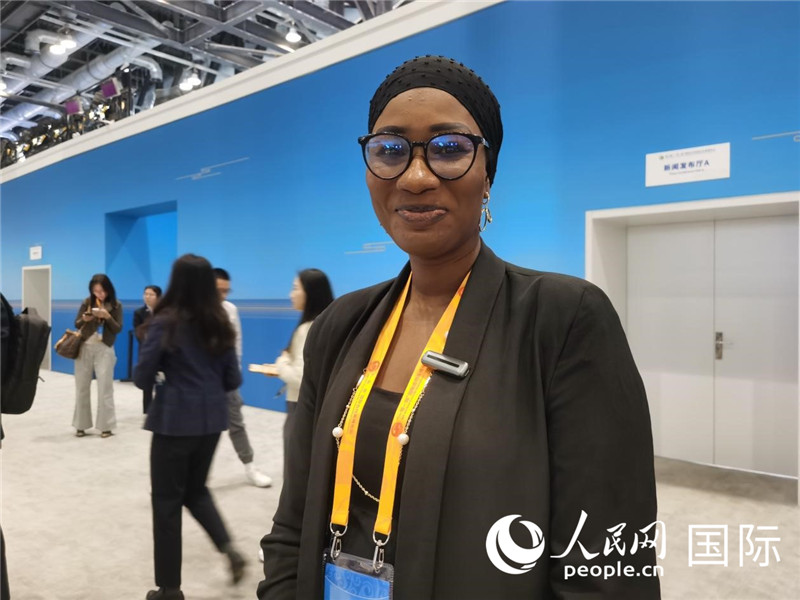 塞內(nèi)加爾塞內(nèi)網(wǎng)記者阿瓦·法耶接受人民網(wǎng)采訪。 人民網(wǎng) 孫鴻宇攝