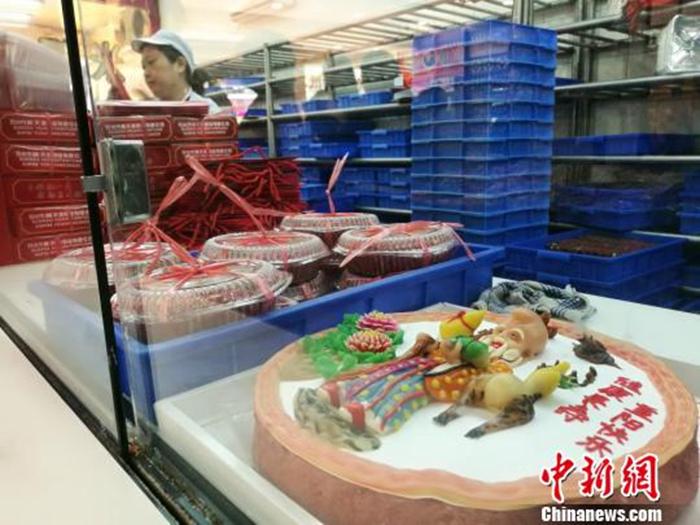 資料圖：等待銷售的重陽糕?！＄娚?攝