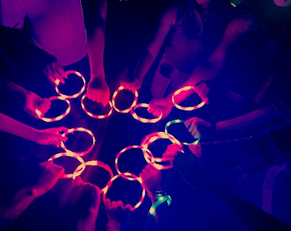 圖為玩家佩戴的手環(huán)。受訪者供圖