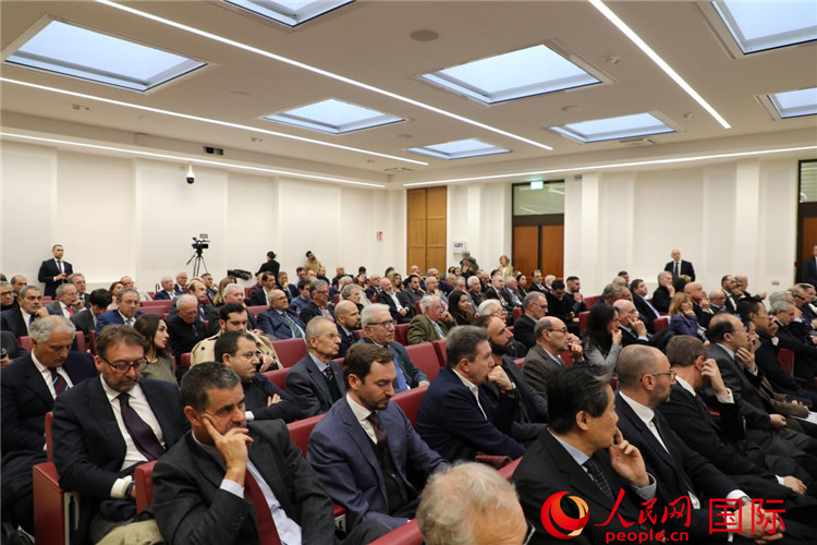 會(huì)議現(xiàn)場(chǎng)。人民網(wǎng)記者 謝亞宏攝