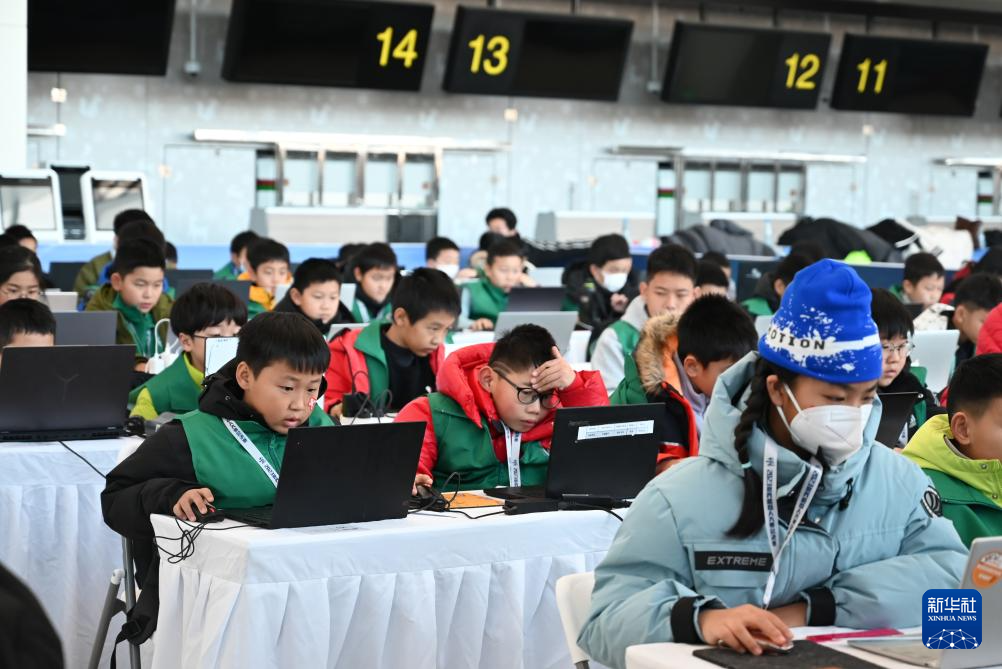 1月26日，選手們?cè)诒荣愔?。新華社記者 宋心平 攝