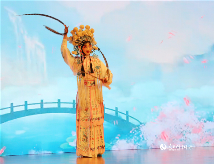 四川省成都市川劇研究院帶來了精彩的川劇演出。人民網(wǎng)記者 李志偉攝