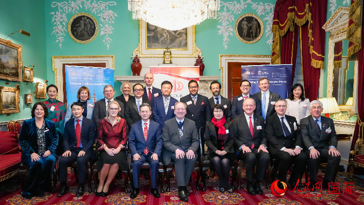 圖為2024 年倫敦金融城中國新年慈善酒會現(xiàn)場。人民網(wǎng) 郭錦標攝