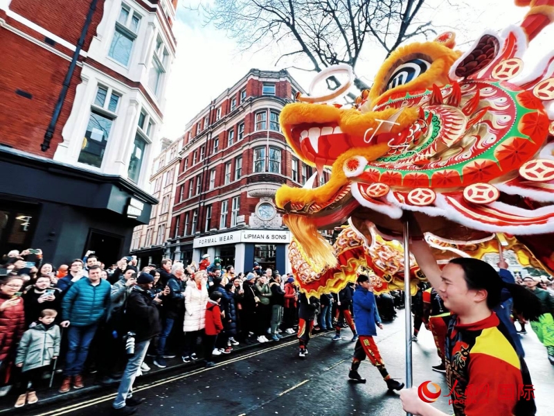 倫敦新春慶典現(xiàn)場。人民網(wǎng) 郭錦標(biāo)、楊浩鵬攝