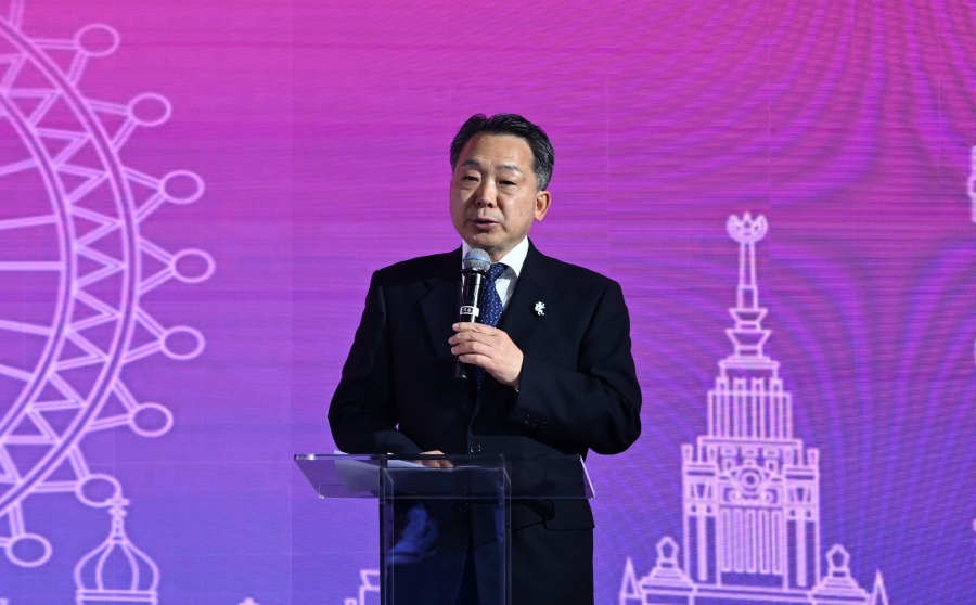 1.中國(guó)人民對(duì)外友好協(xié)會(huì)副會(huì)長(zhǎng)袁敏道在第四屆“中俄青年同走友誼路”活動(dòng)上致辭。主辦方供圖