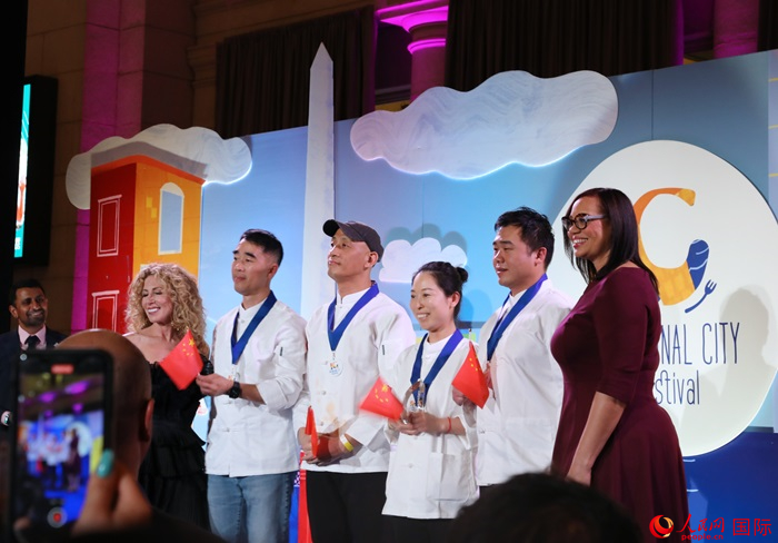 中國駐美國大使館的4名廚師榮獲專業(yè)評審亞軍。人民網(wǎng)記者 李志偉攝