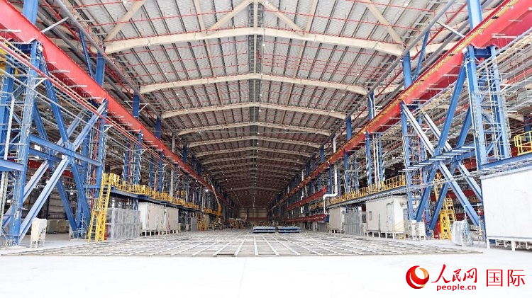 已移交業(yè)主的C201船體車間。人民網(wǎng)記者管克江攝