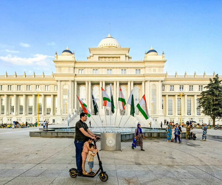 第1視點(diǎn)丨這兩座大樓，見(jiàn)證著中塔友誼