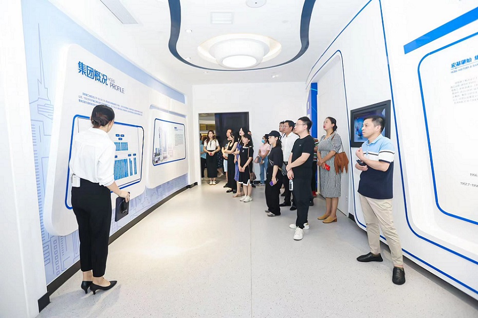 見(jiàn)面會(huì)參與人員在了解項(xiàng)目情況。單位供圖