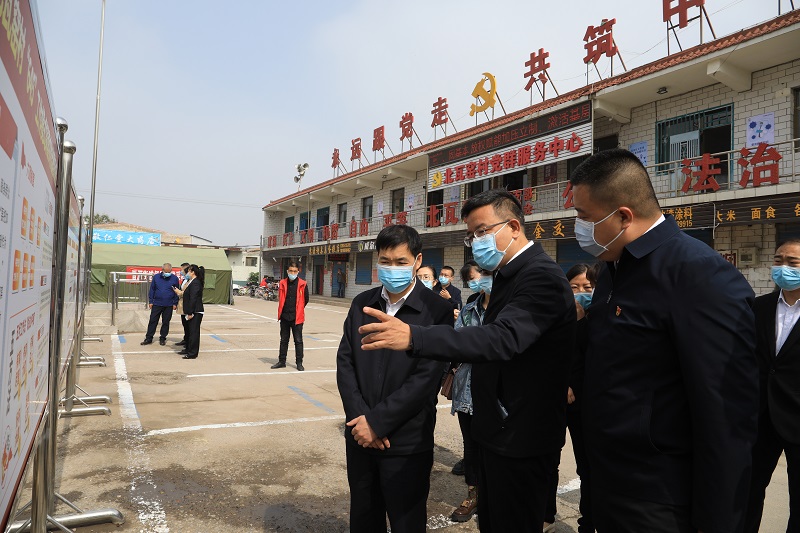 張農(nóng)壽在晉源街道北瓦窯村調研抓黨建促基層治理能力提升專項行動落實工作。