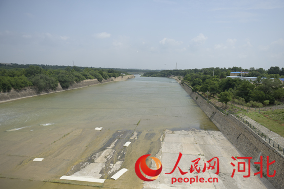 黃壁莊水庫(kù)正在按計(jì)劃預(yù)泄庫(kù)容。人民網(wǎng)祝龍超攝