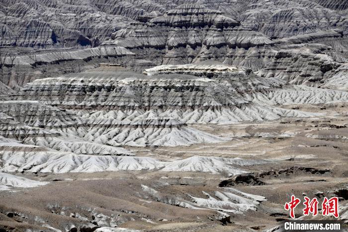 4月5日，西藏阿里札達(dá)土林?！±盍?攝