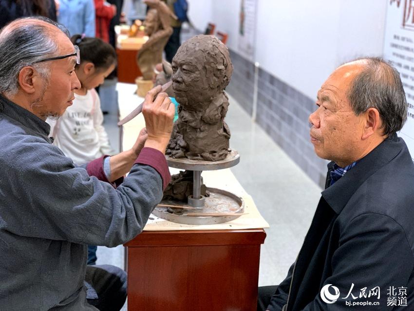 “魅力非遺，情系京西”北京地區(qū)非遺表演創(chuàng)作展開(kāi)幕。人民網(wǎng) 孟竹 攝