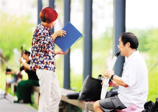美舍河鳳翔濕地公園成為市民休閑的好去處。 南國都市報記者 汪承賢 攝