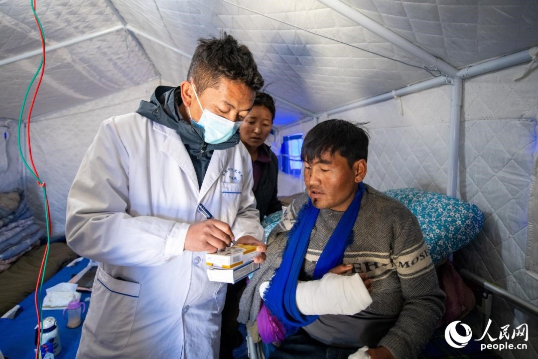 震中日記｜“謝謝，曼巴啦！”