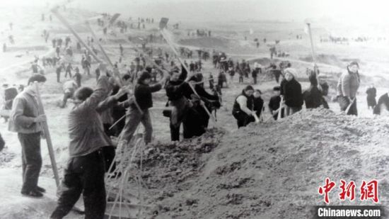 圖為開山治水。(資料圖) 青海省水利廳 供圖