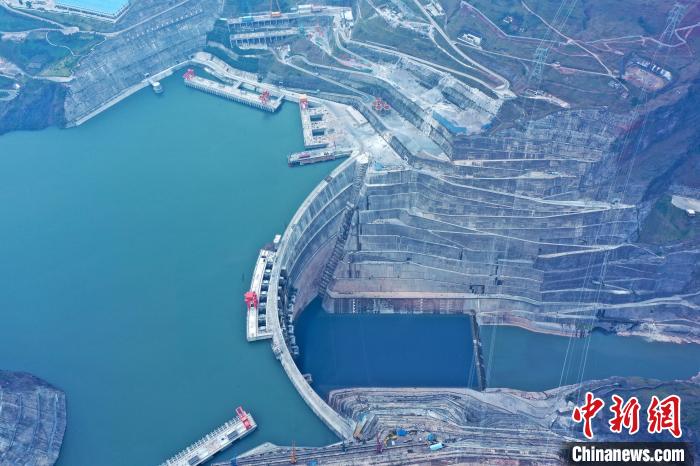 圖為白鶴灘水電站?！∷娝木止﹫D