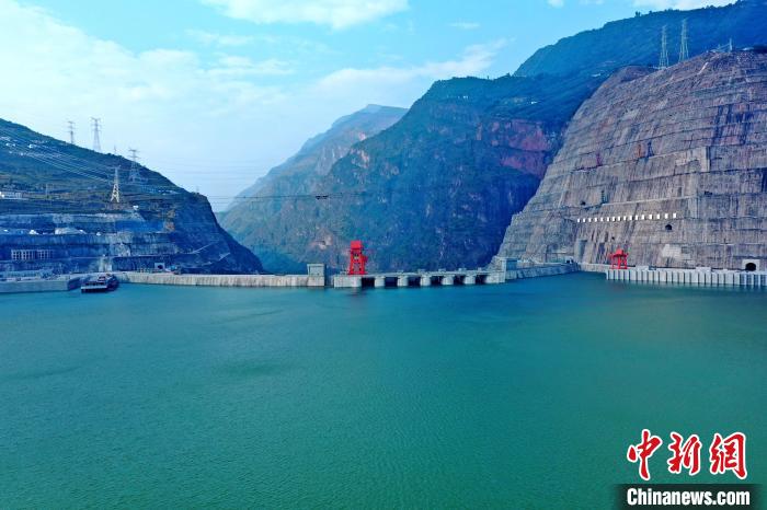 圖為白鶴灘水電站?！∷娝木止﹫D