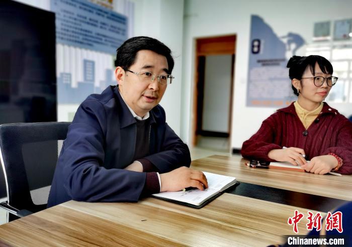 (兩會(huì)聲音)全國政協(xié)委員趙海興:師者為師亦為范,建議設(shè)教師理想信念教育基地