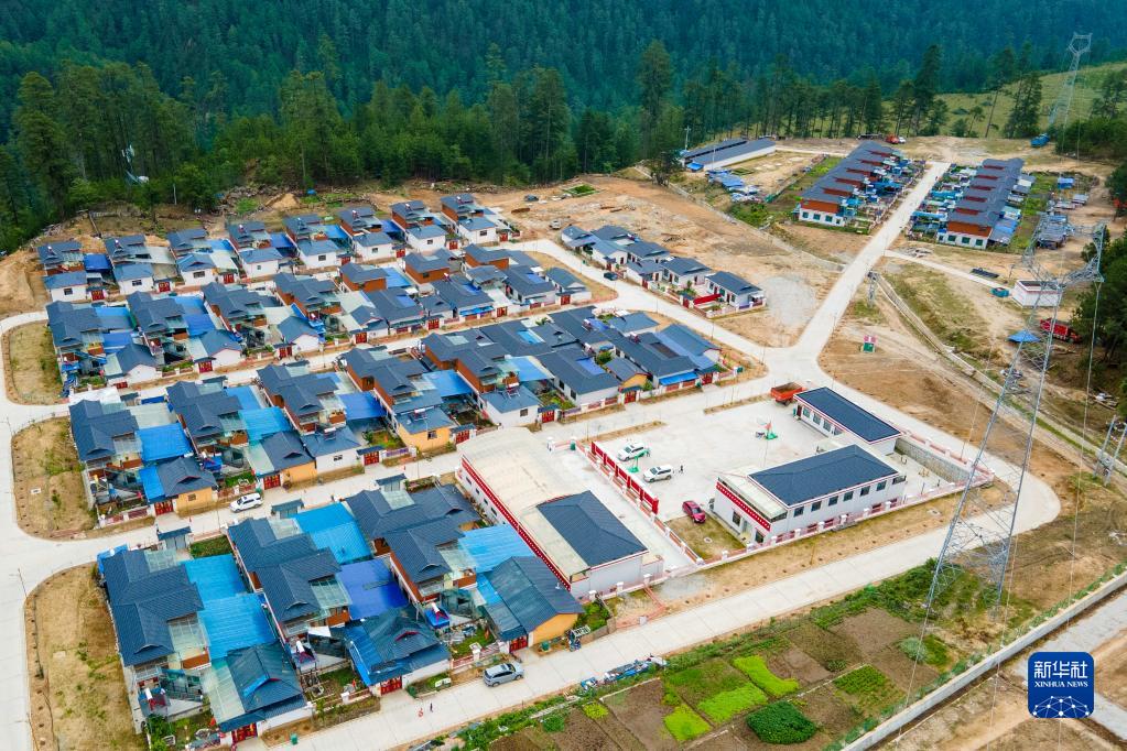 西藏林芝：易地搬遷，迎來幸福新生活