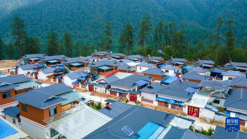西藏林芝：易地搬遷，迎來(lái)幸福新生活