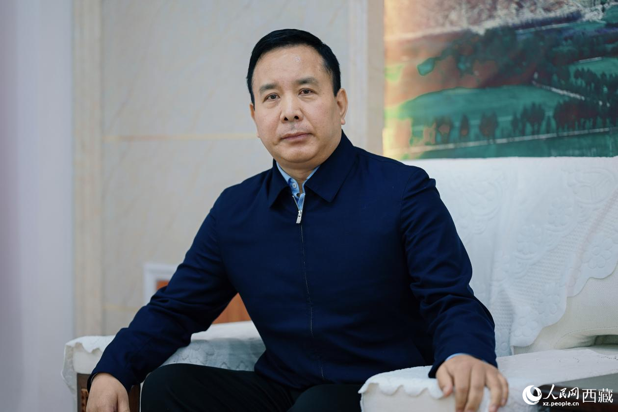 山南市委副書記、市長(zhǎng)桑珠次仁接受人民網(wǎng)專訪。人民網(wǎng)記者 李海霞攝