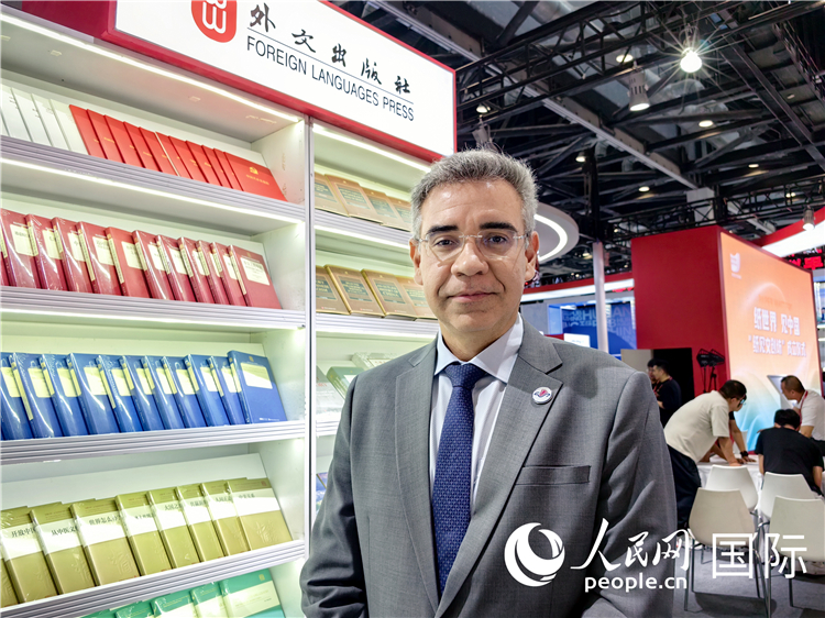 巴西東進(jìn)出版社社長高文勇接受人民網(wǎng)專訪。人民網(wǎng)記者 符園園攝