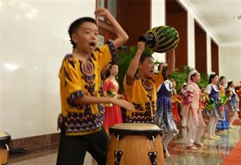 拉片看！從億點細(xì)節(jié)看懂中非情誼