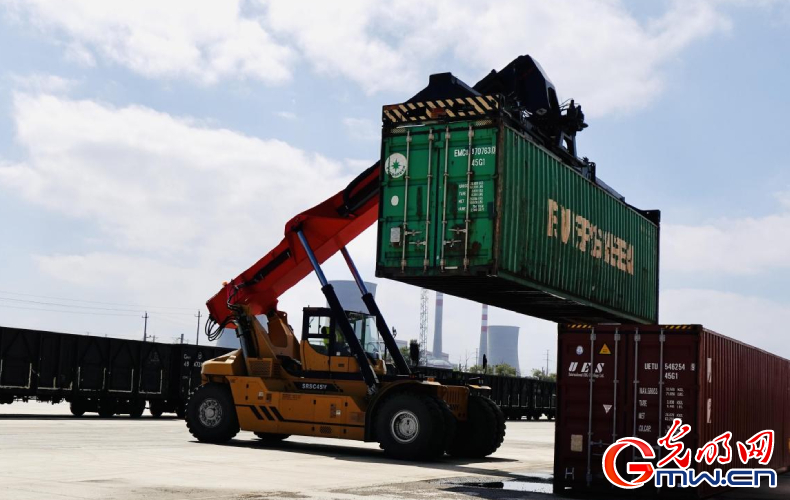 發(fā)現(xiàn)最美鐵路｜鐵龍奔騰！抒寫中歐班列草原絲路新篇章