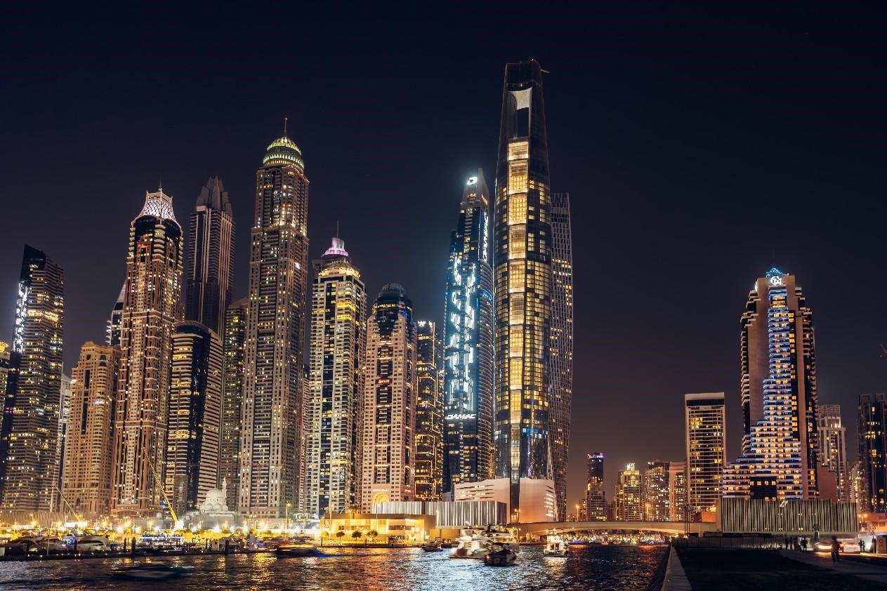 瑪瑞納地區(qū)夜景。中鐵十八局供圖