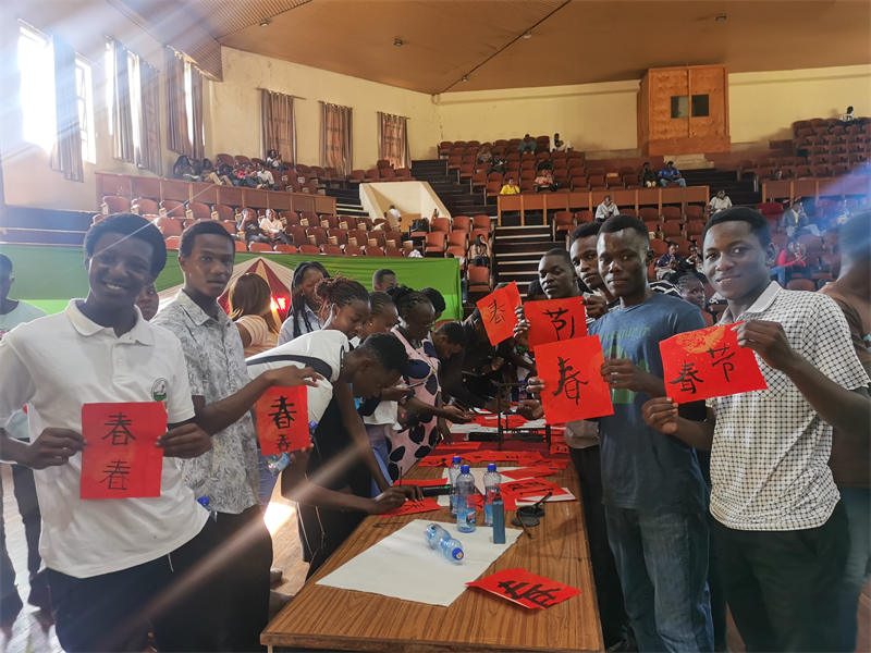 卡巴拉克大學(xué)春節(jié)體驗(yàn)活動(dòng)。埃格頓大學(xué)孔子學(xué)院供圖