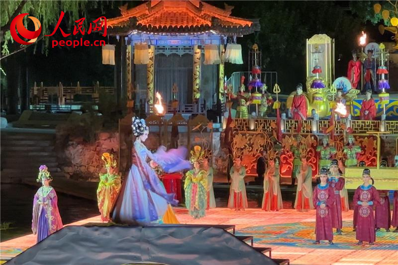 《長恨歌》演出現(xiàn)場。人民網(wǎng)記者 李志強攝