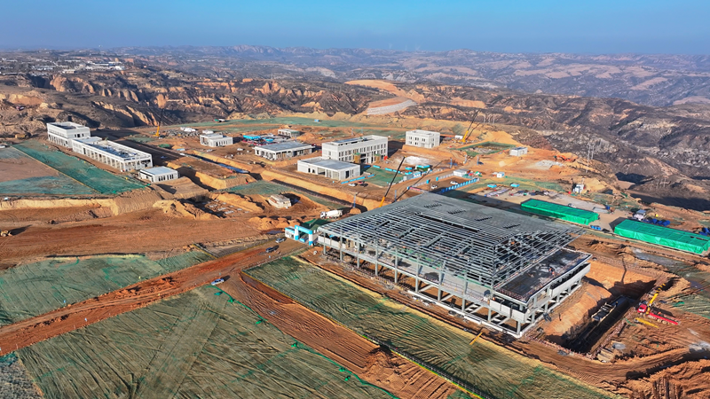 正在建設(shè)的府谷府州機(jī)場。朱鑫攝