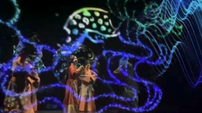 馬王堆復(fù)原動(dòng)態(tài)展《一念·辛追夢(mèng)》以多媒體視覺影像，為觀眾提供沉浸式視聽感受。