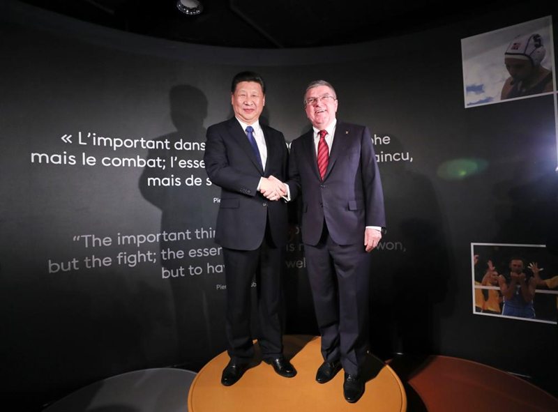 2017年1月18日，習(xí)近平主席在位于瑞士洛桑的國際奧林匹克博物館會見時(shí)任國際奧林匹克委員會主席巴赫。