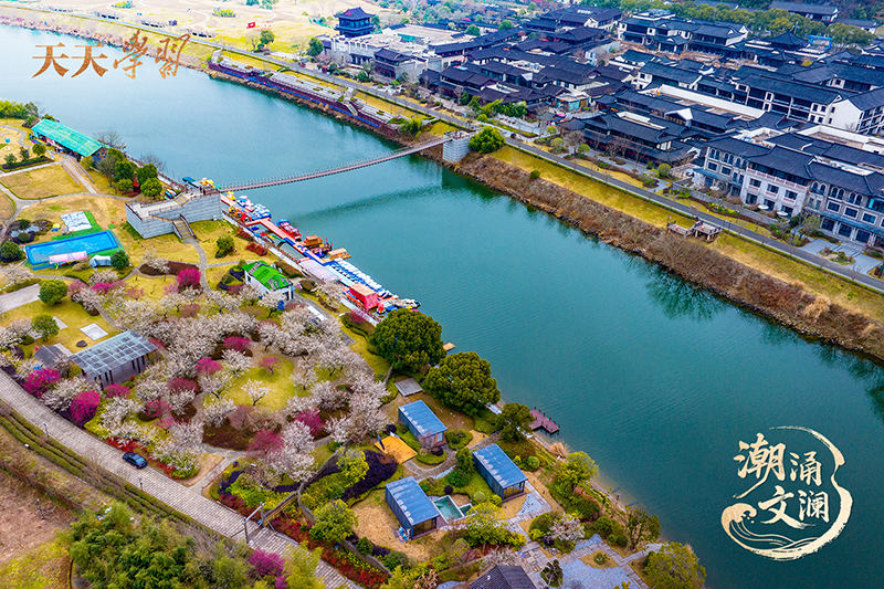 2025年2月17日，浙江紹興，嵊州市越劇小鎮(zhèn)和濕地公園梅花盛開。