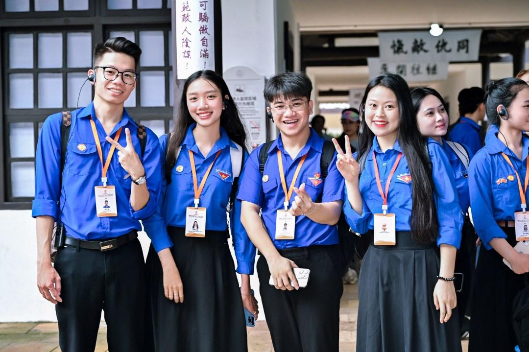 200名來(lái)自越南胡志明共青團(tuán)中央的青少年代表齊聚廣州開(kāi)啟“紅色研學(xué)之旅”。