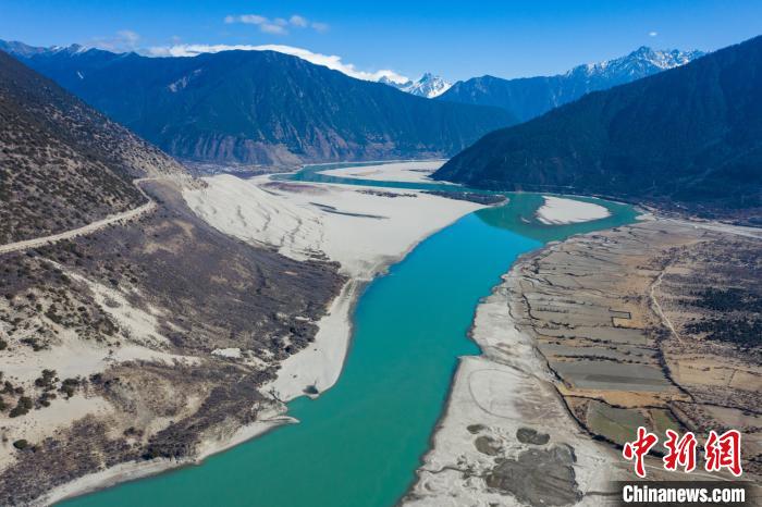 航拍米林丹娘佛掌沙丘景點?！『闻罾?攝