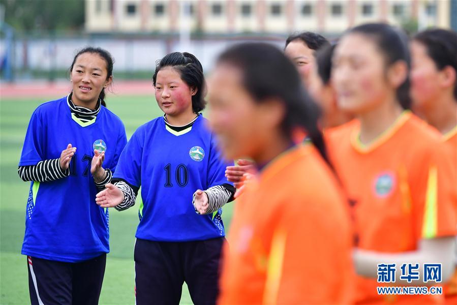 （體育·專題）（18）足球——踢球吧！草原女孩