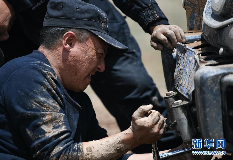 （圖文互動）（5）記者手記：可可西里，“挪”向“藏羚羊大產(chǎn)房”的14個半小時