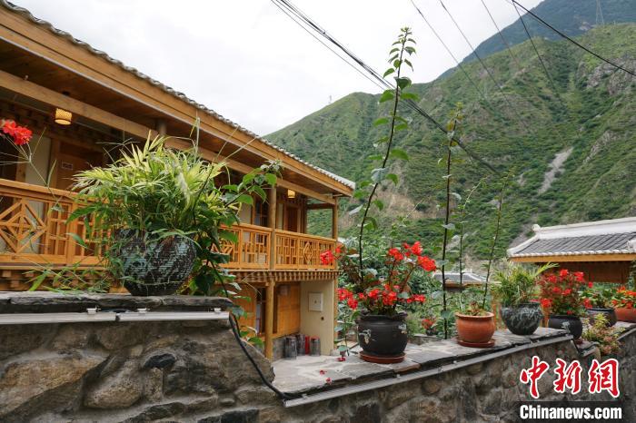 若吉村民宿?！∽g 攝