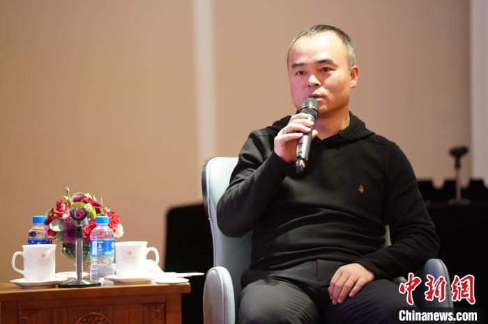 圖為<a target='_blank' >中新社</a>青海分社社長胡鐘藝就加強(qiáng)瀾湄流域新聞報道發(fā)表觀點?！√K丹 攝