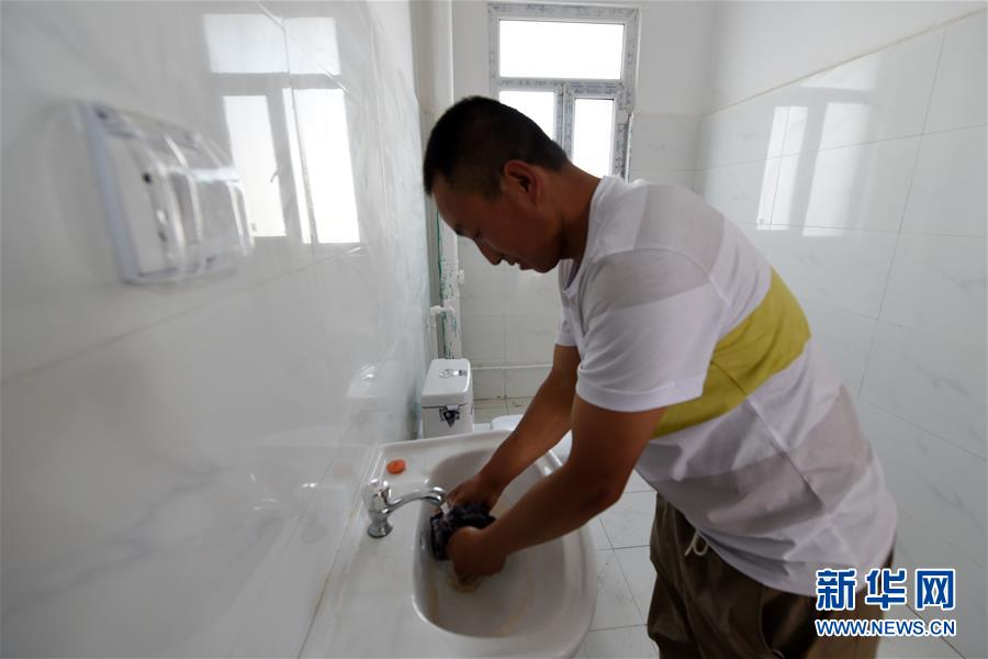 （新華全媒+）（23）千里“挪窩”，踏實開啟新生活