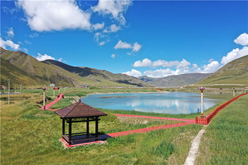 宜牛二村砂場生態(tài)修復(fù)后狀況。甘孜州石渠生態(tài)環(huán)境局供圖